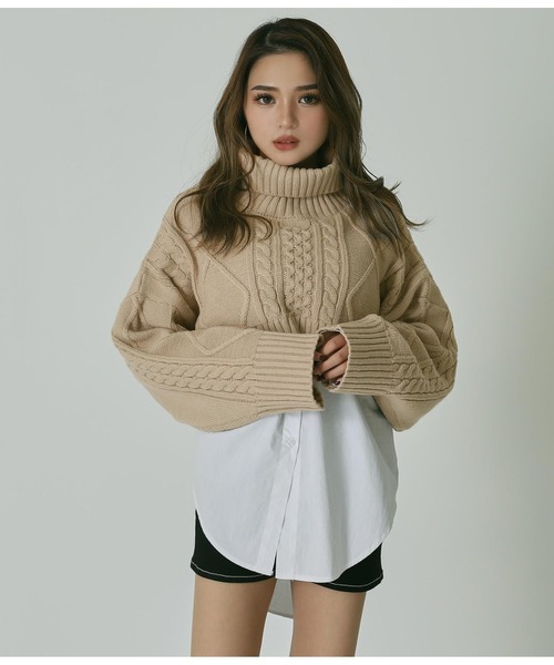 ANAP（アナップ）の「ケーブルクロップドニット（ニット/セーター・レディース・ブラック/ベージュ・FREE）」の2枚目の写真