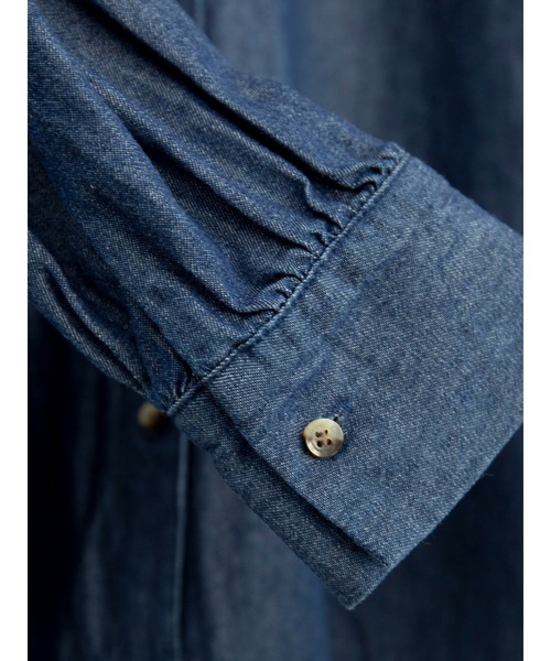 Green　Parks（グリーンパークス）の「デニムラッフル衿ブラウス＊（シャツ/ブラウス・レディース・インディゴブルー・FREE）」の5枚目の写真