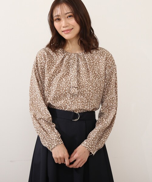 DRESKIP（ドレスキップ）の「◆2WAY取外しボウタイブラウス（シャツ/ブラウス・レディース・ベージュ系その他/ホワイト系3/ネイビー系/ピンク系5・02/03/04）」の2枚目の写真