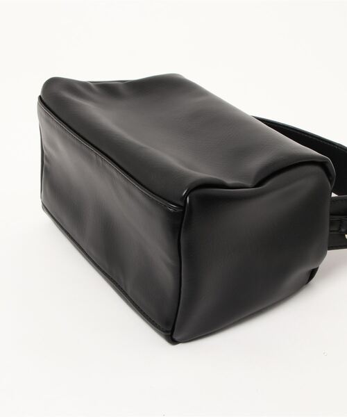 AT CREATION(アットクリエイション)の「<AT CREATION/アットクリエーション>ポーチ型2WAYバッグ ショルダーベルト付き(トートバッグ・レディース・ブラック/ベージュ/イエロー/オレンジ/ライトグリーン・ONE SIZE)」の12枚目の写真