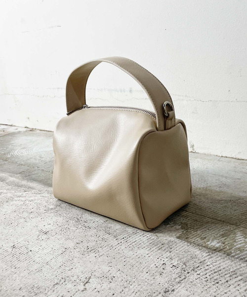 AT CREATION(アットクリエイション)の「<AT CREATION/アットクリエーション>ポーチ型2WAYバッグ ショルダーベルト付き(トートバッグ・レディース・ブラック/ベージュ/イエロー/オレンジ/ライトグリーン・ONE SIZE)」の21枚目の写真