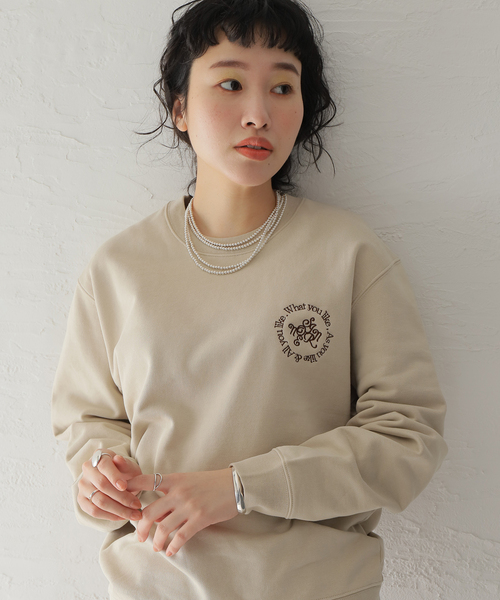 Oriens JOURNAL STANDARD(オリエンス ジャーナルスタンダード)の「Monogram motif / モノグラムモチーフスウェット(スウェット・レディース・ホワイト/ベージュ/ブルー・MEDIUM/LARGE)」の2枚目の写真