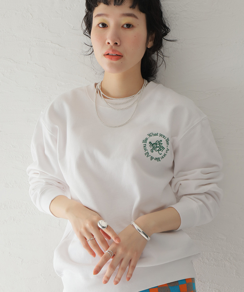 Oriens JOURNAL STANDARD(オリエンス ジャーナルスタンダード)の「Monogram motif / モノグラムモチーフスウェット(スウェット・レディース・ホワイト/ベージュ/ブルー・MEDIUM/LARGE)」の1枚目の写真