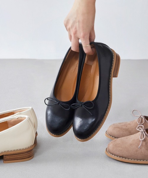 mooimooi（モーイモーイ）の「トラッド バレエシューズ（ローファー・レディース・ブラック/アイボリー/グレイッシュベージュ・22.5cm/23.0cm/23.5cm/24.0cm/24.5cm/25.0cm/25.5cm/26.0cm/21.5cm/22.0cm）」の3枚目の写真