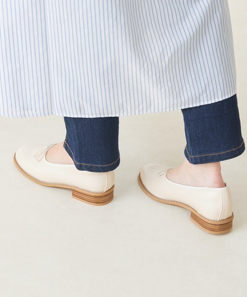 mooimooi（モーイモーイ）の「トラッド バレエシューズ（ローファー・レディース・ブラック/アイボリー/グレイッシュベージュ・22.5cm/23.0cm/23.5cm/24.0cm/24.5cm/25.0cm/25.5cm/26.0cm/21.5cm/22.0cm）」の21枚目の写真