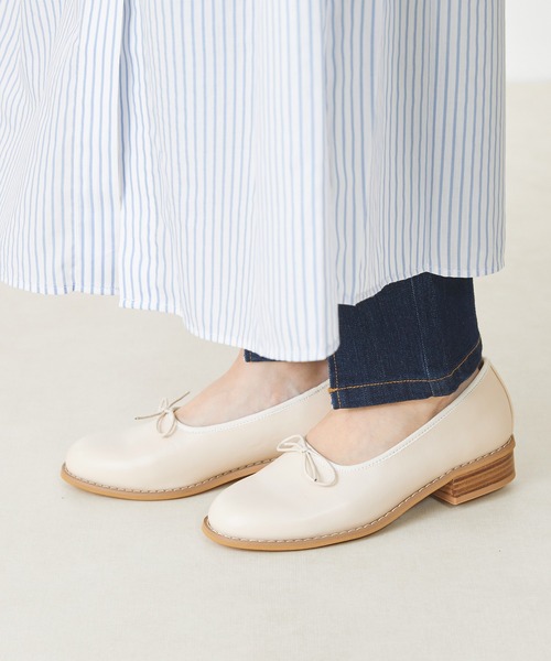 mooimooi（モーイモーイ）の「トラッド バレエシューズ（ローファー・レディース・ブラック/アイボリー/グレイッシュベージュ・22.5cm/23.0cm/23.5cm/24.0cm/24.5cm/25.0cm/25.5cm/26.0cm/21.5cm/22.0cm）」の4枚目の写真