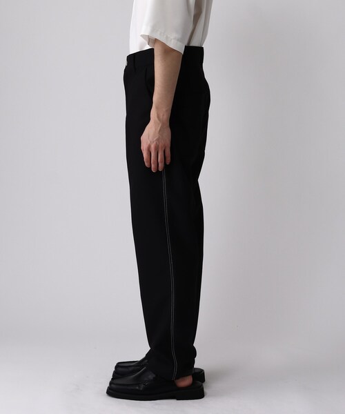 tk.TAKEO KIKUCHI(ティーケータケオキクチ)の「◆カラーステッチベイカーパンツ(その他パンツ・メンズ・ブラック/アイボリー・02/03)」の5枚目の写真