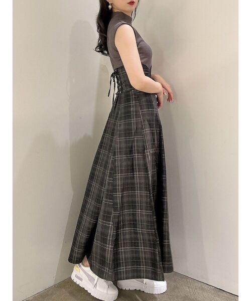 dazzlin(ダズリン)の「【WEB限定ITEM】チェックノースリーブコルセットワンピース(ワンピース・レディース・グレー/ブルー/ベージュ/パープル・SMALL/MEDIUM)」の5枚目の写真