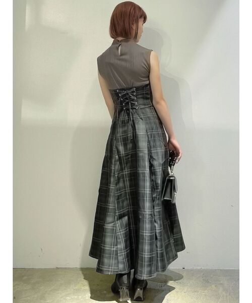 dazzlin(ダズリン)の「【WEB限定ITEM】チェックノースリーブコルセットワンピース(ワンピース・レディース・グレー/ブルー/ベージュ/パープル・SMALL/MEDIUM)」の13枚目の写真