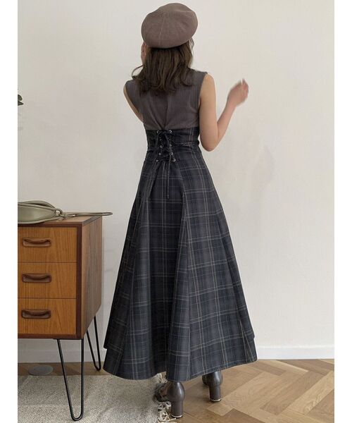 dazzlin(ダズリン)の「【WEB限定ITEM】チェックノースリーブコルセットワンピース(ワンピース・レディース・グレー/ブルー/ベージュ/パープル・SMALL/MEDIUM)」の20枚目の写真