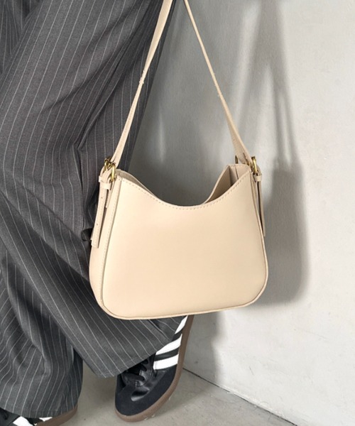 MYMOOD.（マイムード）の「leather big belt shoulder bag／PU太ベルト