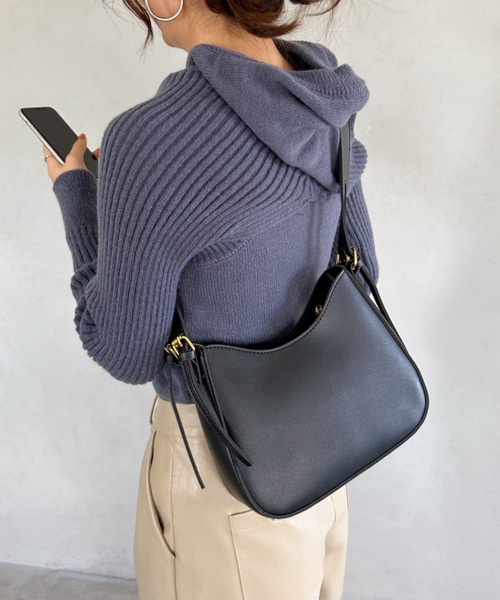 MYMOOD.（マイムード）の「leather big belt shoulder bag／PU太ベルトショルダーバッグ ２WAYショルダーバッグ（ショルダーバッグ・レディース・ブラック/ブラウン/ベージュ/アイボリー・FREE）」の13枚目の写真