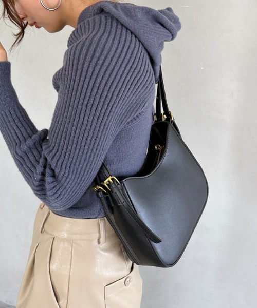 MYMOOD.（マイムード）の「leather big belt shoulder bag／PU太ベルトショルダーバッグ ２WAYショルダーバッグ（ショルダーバッグ・レディース・ブラック/ブラウン/ベージュ/アイボリー・FREE）」の10枚目の写真