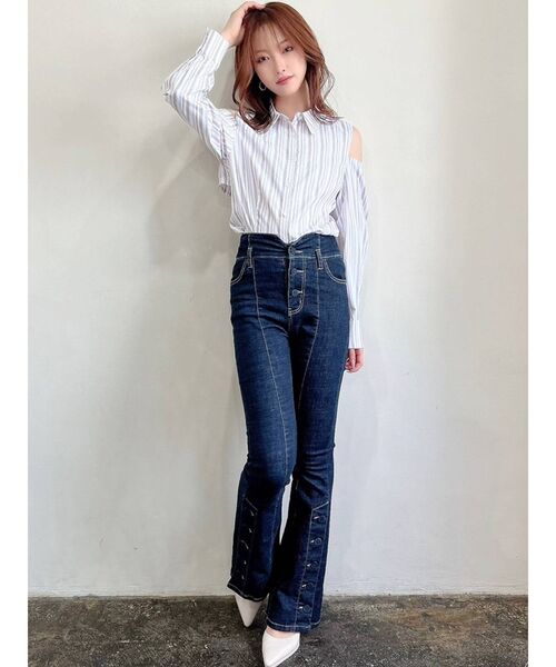 RESEXXY(リゼクシー)の「ショルダーオープンタックシャツ(シャツ/ブラウス・レディース・ホワイト/イエロー/その他1・FREE)」の12枚目の写真