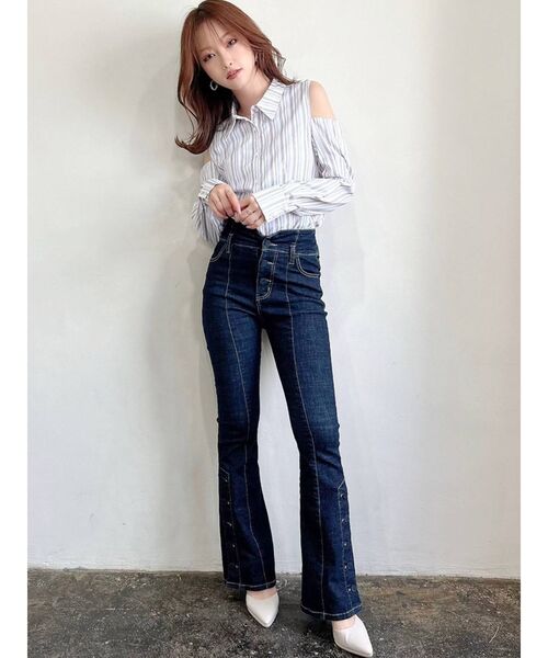 RESEXXY(リゼクシー)の「ショルダーオープンタックシャツ(シャツ/ブラウス・レディース・ホワイト/イエロー/その他1・FREE)」の7枚目の写真