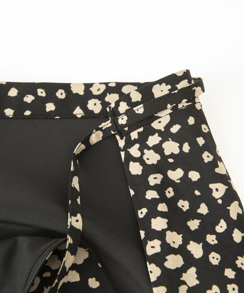 URBAN RESEARCH（アーバンリサーチ）の「ランダムフラワープリントスカート（スカート・レディース・ブラック/ネイビー・38/36）」の21枚目の写真