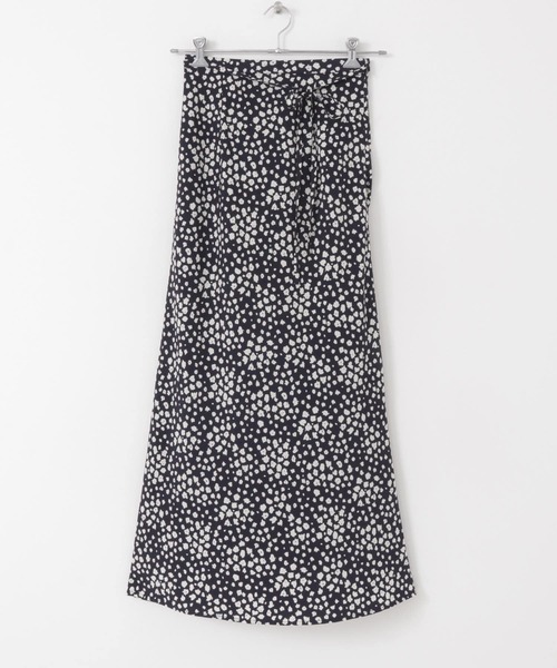 URBAN RESEARCH（アーバンリサーチ）の「ランダムフラワープリントスカート（スカート・レディース・ブラック/ネイビー・38/36）」の10枚目の写真