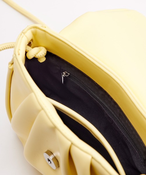 NOISE MAKER（ノイズメーカー）の「フラップミニショルダーバッグ（ショルダーバッグ・レディース・ホワイト/ブラック/イエロー・FREE）」の8枚目の写真