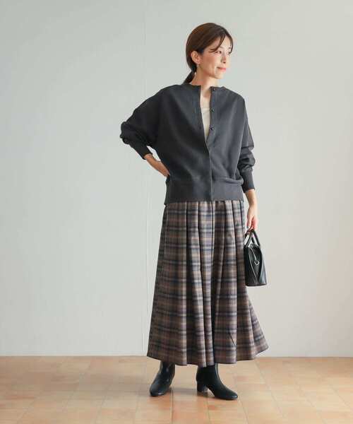 URBAN RESEARCH DOORS（アーバンリサーチドアーズ）の「コットンスウェットカーディガン（スウェット・レディース・ベージュ/グレー/スミクロ・MEDIUM）」の22枚目の写真