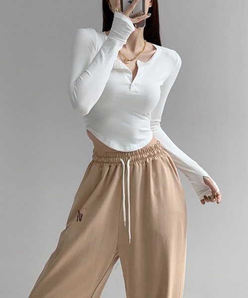 meJane（ミージェーン）の「ヘンリ―ネッククロップドカットソー（Tシャツ/カットソー・レディース・ブラック/グレー/ホワイト・FREE）」の4枚目の写真