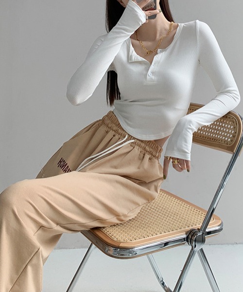 meJane（ミージェーン）の「ヘンリ―ネッククロップドカットソー（Tシャツ/カットソー・レディース・ブラック/グレー/ホワイト・FREE）」の5枚目の写真