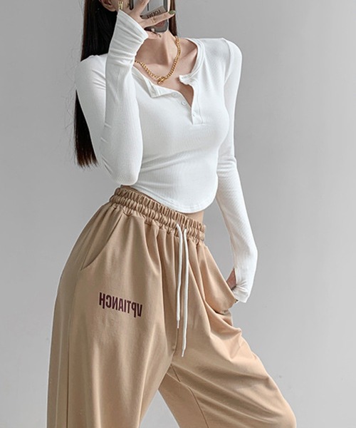 meJane（ミージェーン）の「ヘンリ―ネッククロップドカットソー（Tシャツ/カットソー・レディース・ブラック/グレー/ホワイト・FREE）」の6枚目の写真