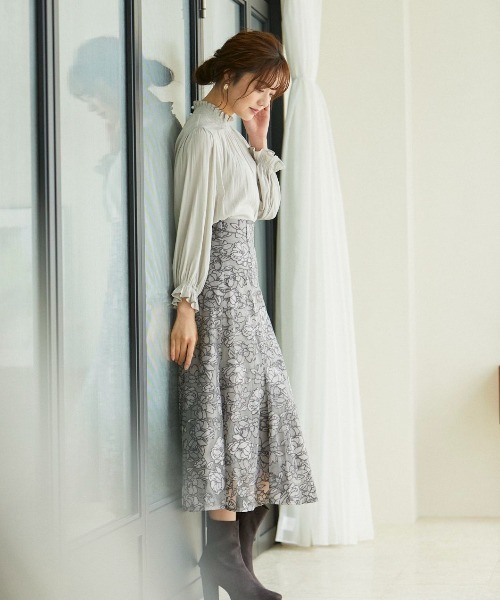 PROPORTION BODY DRESSING（プロポーションボディドレッシング）の「エンブロイダリーフラワーマーメイドスカート / 1212220511（スカート・レディース・ボルドー/グリーン/グレー・MEDIUM/SMALL）」の2枚目の写真