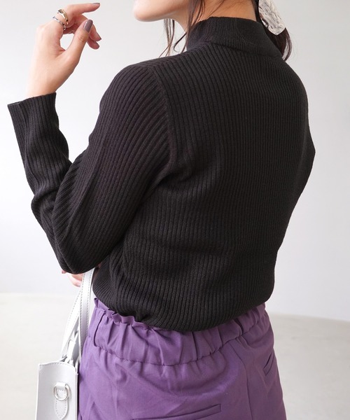IAMUSE（アイアミューズ）の「モックネックネックリブニットトップス S0580【IAMUSE】（ニット/セーター・レディース・グレー/ブラック/モカ/ベージュ/モーブ系/オフホワイト/ブルーグレー・L/M）」の17枚目の写真