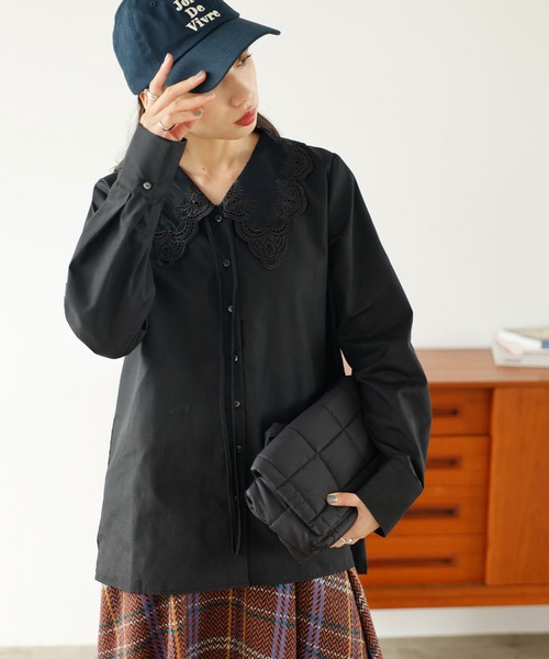GeeRA(ジーラ)の「レース刺しゅう衿ブラウス(シャツ/ブラウス・レディース・ブラック/オフホワイト・MEDIUM/LARGE)」の6枚目の写真