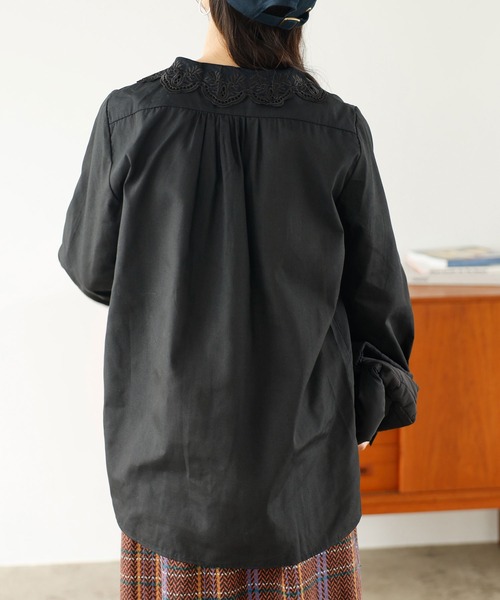 GeeRA(ジーラ)の「レース刺しゅう衿ブラウス(シャツ/ブラウス・レディース・ブラック/オフホワイト・MEDIUM/LARGE)」の8枚目の写真