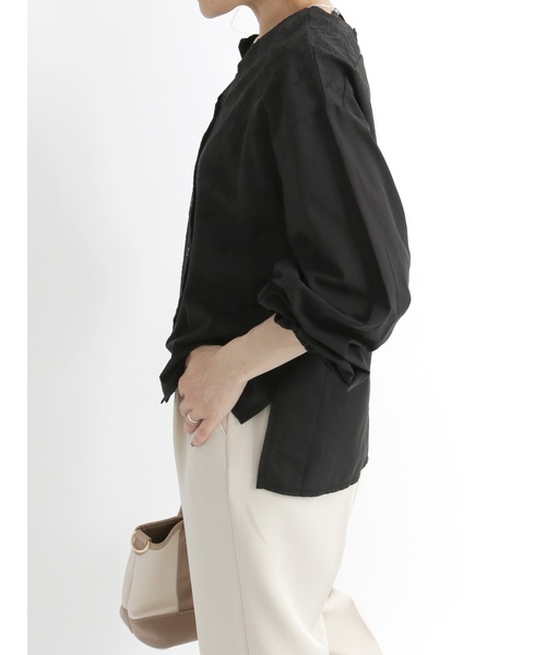 Samansa Mos2 blue（サマンサモスモスブルー）の「スカラップ刺繍ブラウス（シャツ/ブラウス・レディース・ブラック/グリーン/マスタード・ﾌﾘ-）」の5枚目の写真