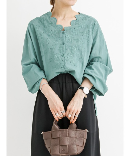 Samansa Mos2 blue（サマンサモスモスブルー）の「スカラップ刺繍ブラウス（シャツ/ブラウス・レディース・ブラック/グリーン/マスタード・ﾌﾘ-）」の14枚目の写真