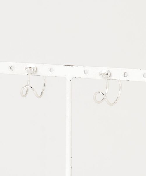 TONE SELECT GOODS(トーンセレクトグッズ)の「【925 SILVER ACC】オーバルラウンドリングピアスSV925(OG)(ピアス(両耳用)・レディース・シルバー・FREE)」の2枚目の写真