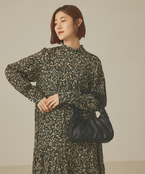 Abahouse Devinette(ドゥヴィネット)の「【Avancer】ちぢみハンドルバッグ(ハンドバッグ・レディース・グリーン/サックスブルー/ブラック・フリー)」の13枚目の写真