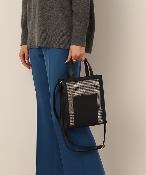 SHOO・LA・RUE(シューラルー)の「◆チェック/ジャカード柄スクエアショルダー(ショルダーバッグ・レディース・ブラック系1/ベージュ/ブラウン・00)」の4枚目の写真