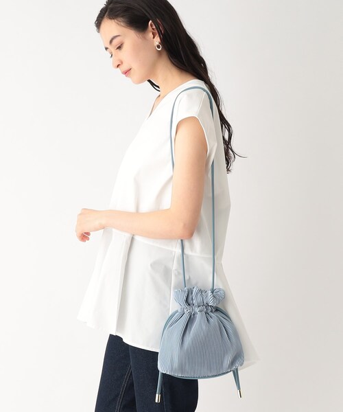 OPAQUE.CLIP（オペークドットクリップ）の「◆プリーツドローストリングミニショルダーバッグ（ショルダーバッグ・レディース・ベージュ/オフホワイト/ブラック/カーキ/ホワイト系4/ブラック系1/ブルー系6/ライトイエロー系2・00）」の7枚目の写真