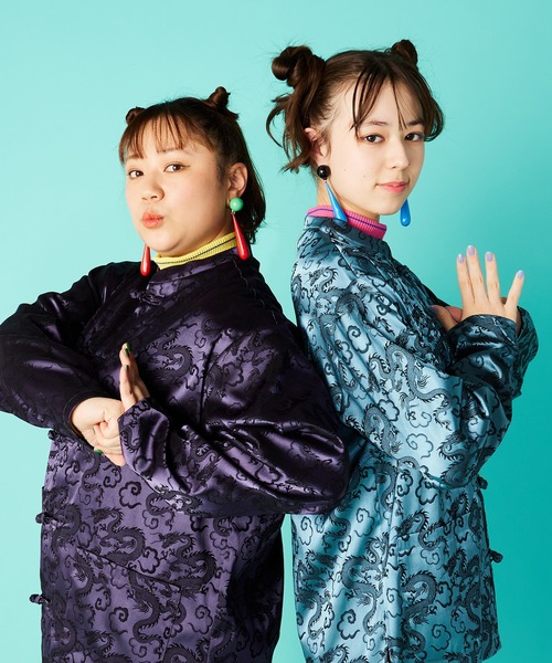 PUNYUS（プニュズ）の「ドラゴン柄チャイナシャツ（シャツ/ブラウス・レディース・ブラック/ブルー/グリーン/パープル・1/2/3/4）」の5枚目の写真