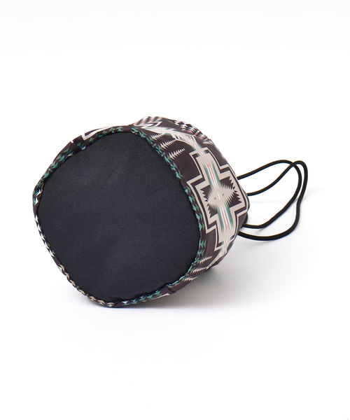 PENDLETON（ペンドルトン）の「【PENDLETON / ペンドルトン】エフェクトポーチ / DRAW POUCH / 巾着バッグ（ショルダーバッグ・メンズ・ライトグレー/ブラック/ネイビー・フリー）」の8枚目の写真