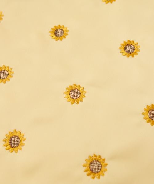natural couture(ナチュラルクチュール)の「ナチュのカラフル推し活GOODS/お花刺繍大人うちわケース(その他雑貨・レディース・オレンジ/ラベンダー/ピンク/ブラック/ミント/ブルー/レッド系その他/オフホワイト/イエロー・FREE)」の17枚目の写真