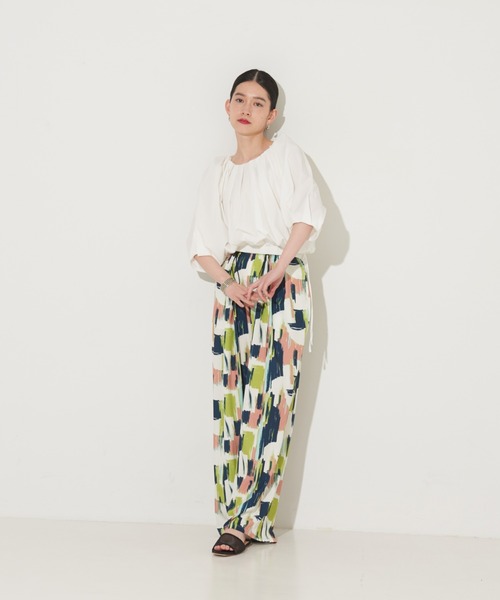 NOMINE(ノミネ)の「【前後着用可】ボリューム2WAYブラウス(シャツ/ブラウス・レディース・ブラック/グリーン/ダークオレンジ/ホワイト・フリー)」の20枚目の写真