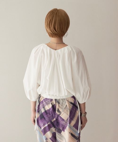 NOMINE(ノミネ)の「【前後着用可】ボリューム2WAYブラウス(シャツ/ブラウス・レディース・ブラック/グリーン/ダークオレンジ/ホワイト・フリー)」の11枚目の写真