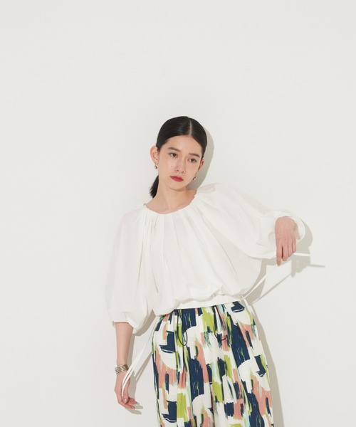 NOMINE(ノミネ)の「【前後着用可】ボリューム2WAYブラウス(シャツ/ブラウス・レディース・ブラック/グリーン/ダークオレンジ/ホワイト・フリー)」の18枚目の写真