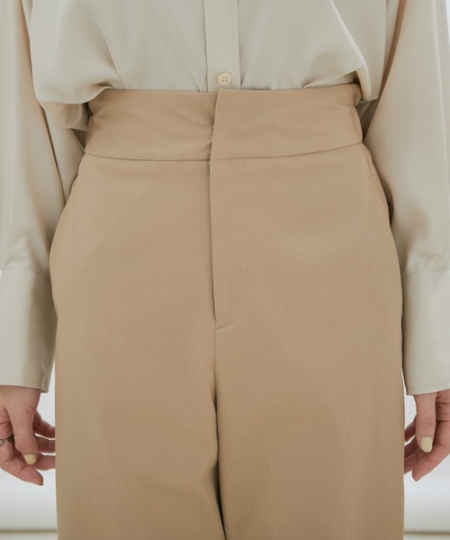 SALON adam et rope'（サロン アダム エ ロペ）の「コットンライクスタイルアップパンツ【洗える・UVケア・接触冷感】[XS～M3サイズ展開]（その他パンツ・レディース・ブラック/ベージュ/オフホワイト・M/S/X-SMALL）」の16枚目の写真
