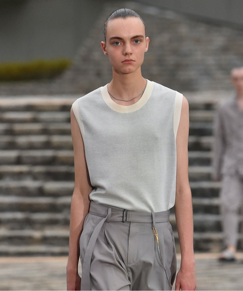 ATTACHMENT（アタッチメント）の「CU/CO×PE ダブルフェイス ニットベスト  /  CU/CO×PE DOUBLE FACE KNIT VEST（ベスト・メンズ・オフホワイト/ブラック/カーキ系・1/2）」の2枚目の写真