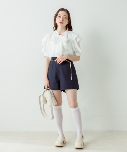 OLIVE des OLIVE（オリーブデオリーブ）の「ラッフルボウタイブラウス（シャツ/ブラウス・レディース・アイボリー/サックスブルー/オフホワイト・FREE）」の4枚目の写真