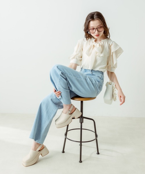 OLIVE des OLIVE（オリーブデオリーブ）の「ラッフルボウタイブラウス（シャツ/ブラウス・レディース・アイボリー/サックスブルー/オフホワイト・FREE）」の10枚目の写真