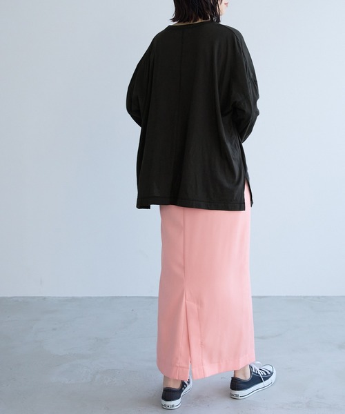 Chaco closet(チャコ クローゼット)の「オーバーサイズフィンガーホールシアーロングTシャツ(Tシャツ/カットソー・レディース・オフホワイト/ブルー/ブラック/ピンク/オレンジ/ミント・FREE)」の19枚目の写真