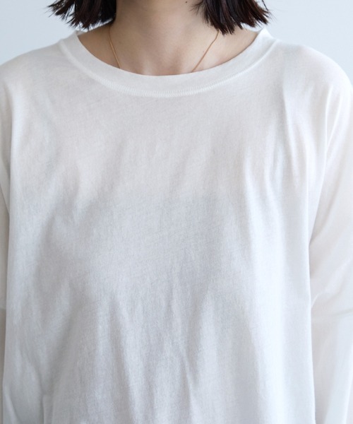 Chaco closet(チャコ クローゼット)の「オーバーサイズフィンガーホールシアーロングTシャツ(Tシャツ/カットソー・レディース・オフホワイト/ブルー/ブラック/ピンク/オレンジ/ミント・FREE)」の14枚目の写真