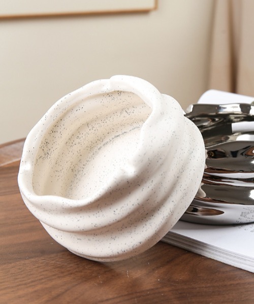 Made in I（メイドインアイ）の「モダンスタイルアッシュトレイ（アッシュトレイ/ライター・レディース・ホワイト/シルバー・FREE）」の4枚目の写真