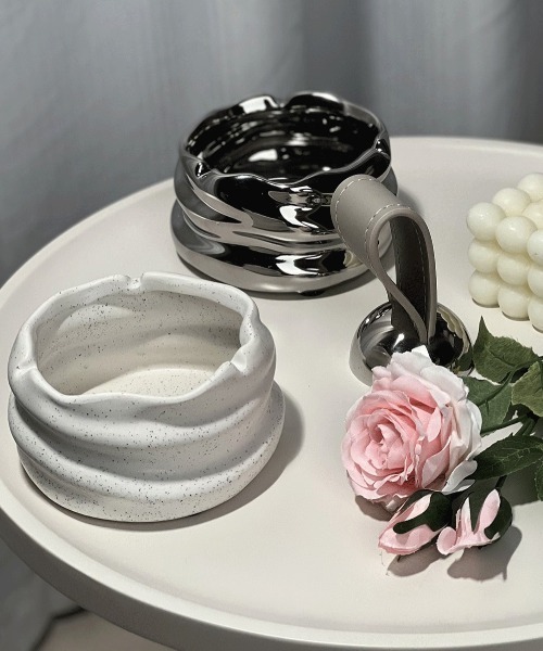 Made in I（メイドインアイ）の「モダンスタイルアッシュトレイ（アッシュトレイ/ライター・レディース・ホワイト/シルバー・FREE）」の5枚目の写真